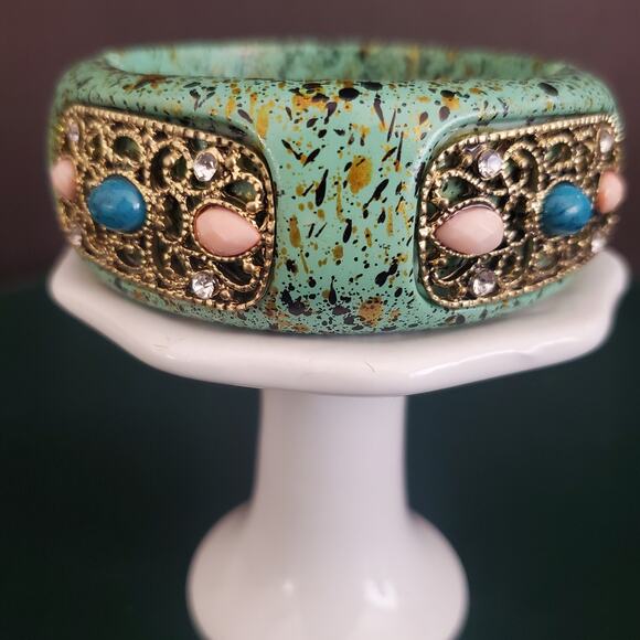 Heavy Green Splatter Hinged Bangle with Filigree Inserts with Beads and Crystals - Picture 11 of 11